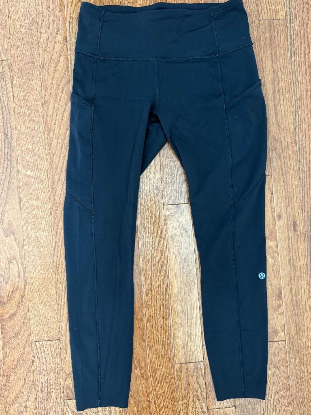 Lululemon • Black • Fast and Free High-Rise Tight with Pockets • 25”• Size 8
